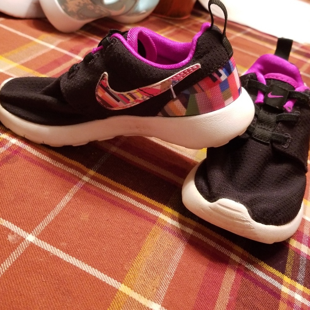 Toddler girl 10c nike showes